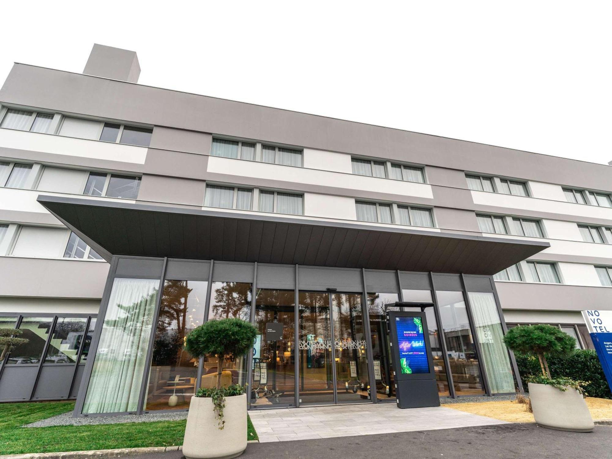 昂热曼恩湖美居酒店 外观 照片